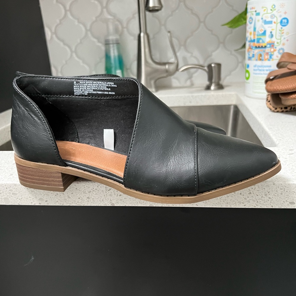 Blacks flats